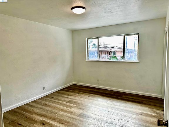 5th image of 948 Karol Way