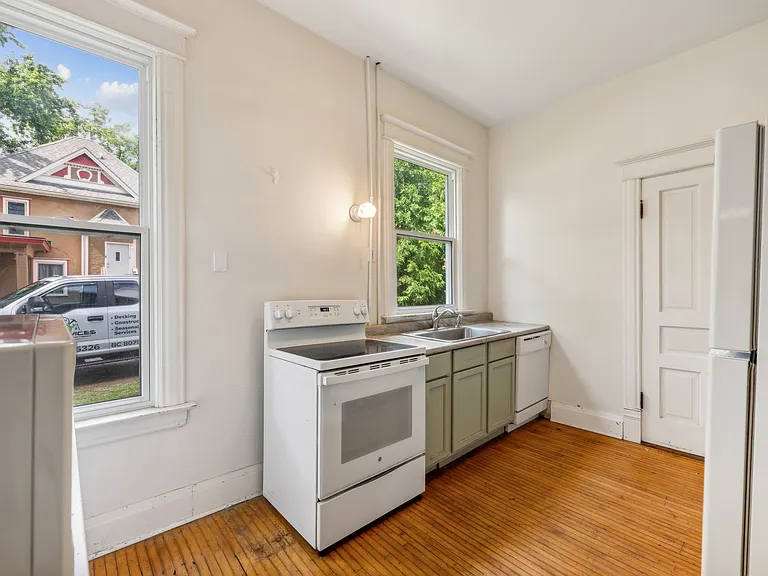 303 Angel Ave SW #1 — Photo 5