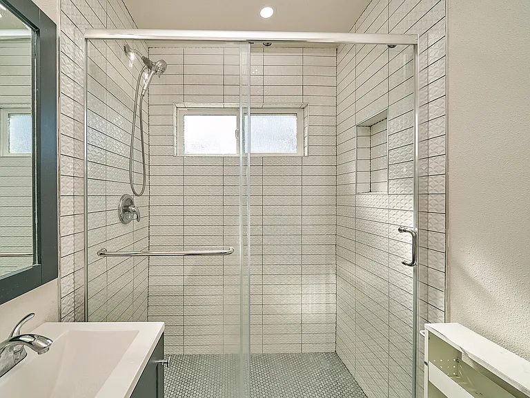 13007 Duffield Ave — Photo 4