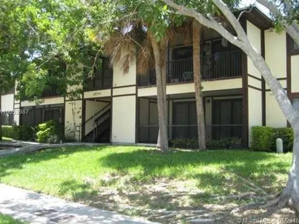 19740 SW 103rd Ct APT 104, Cutler Bay, FL 33157