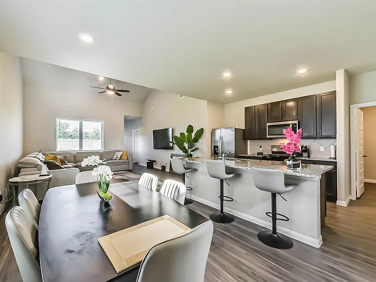 4907 Luke Mathew Dr — Photo 15