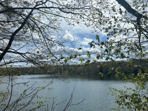 127 Lakeside Drive, Eastford, CT 06278