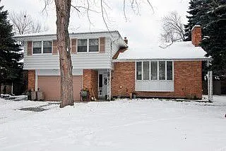 17621 Henry St photo 1