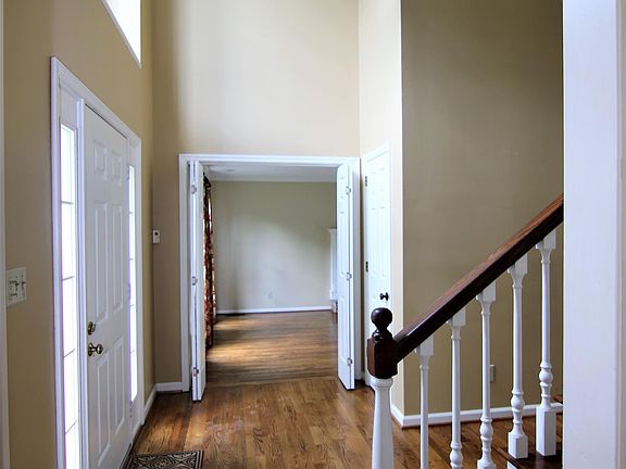 2nd image of 1507 Heritage Dr