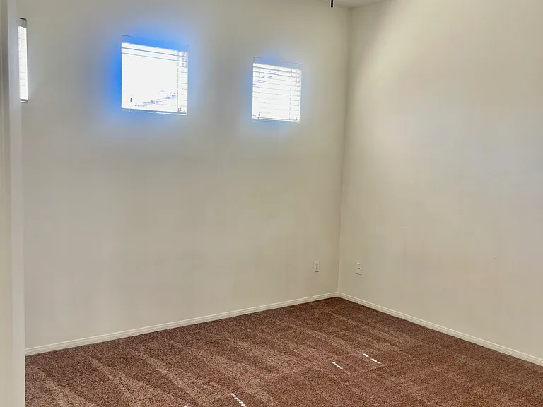 6550 Ditmars St — Photo 27