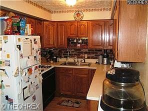 3rd image of 676 W Paige Ave