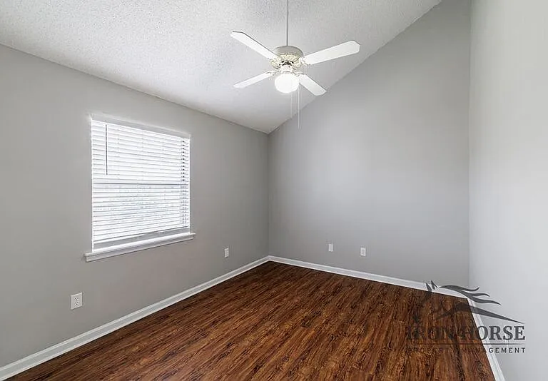 2165 S Milledge Ave #F8 — Photo 12