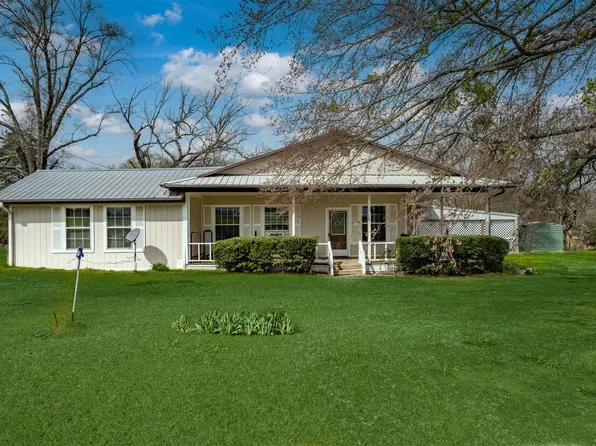 115 County Road 3100, Clarksville, TX 75426