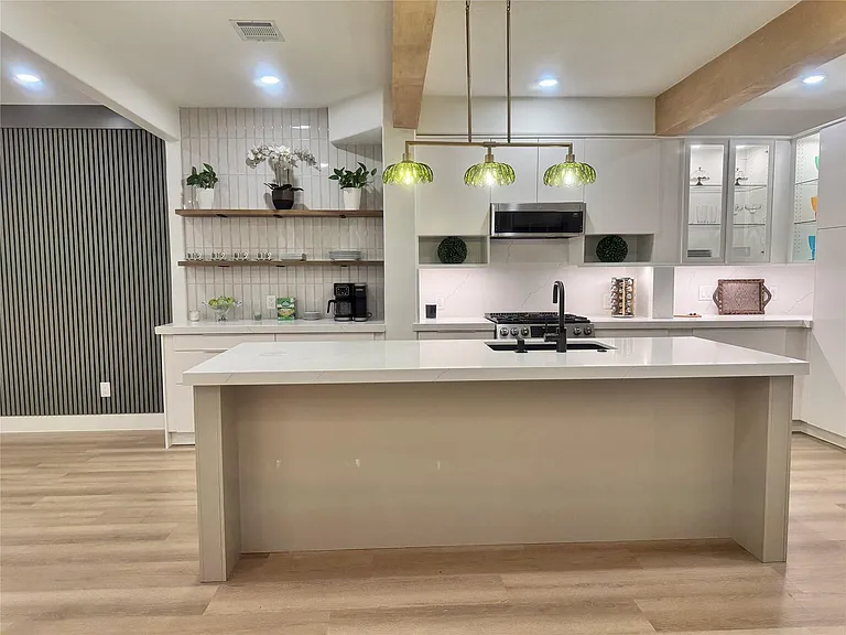 516 S Post Oak Ln #9 — Photo 5