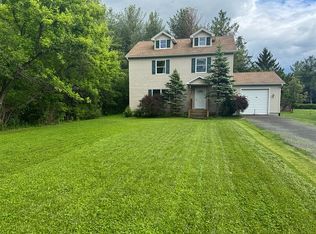 37 Rip Van Winkle Dr, Athens, NY 12015
