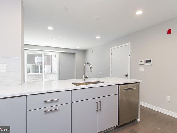 3rd image of 712 S Sartain St #1