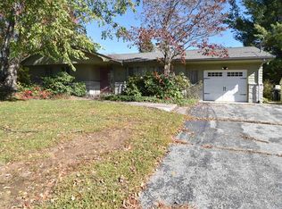 241 Harris Rd, Smithfield, RI 02917