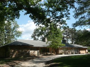 1307 Cambridge Rd, Lansing, MI 48911