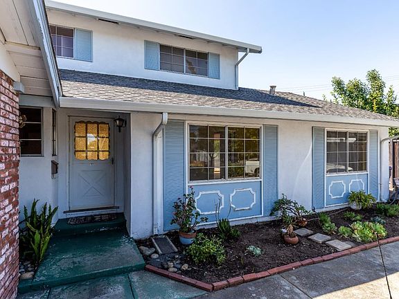 2nd image of 2860 Sugar Pine Ct