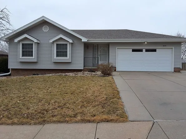 6833 Michelle Ave, La Vista, NE 68128