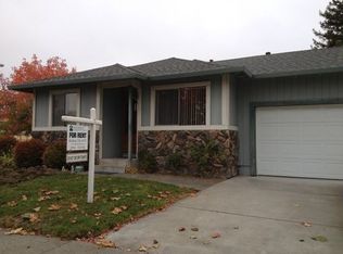 2084 Peterson Ln, Santa Rosa, CA 95403