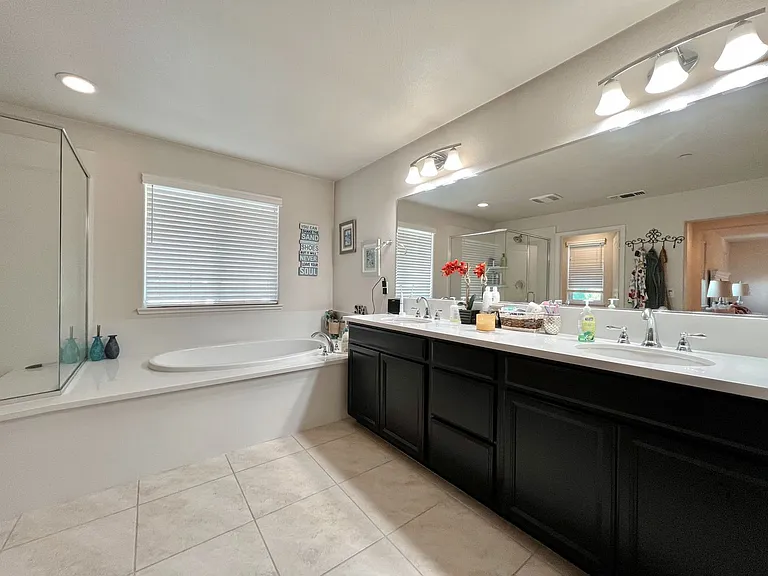 264 Blenheim Ct — Photo 11
