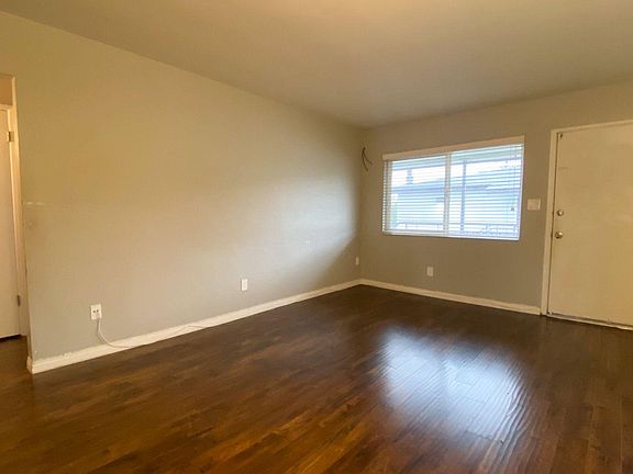 2nd image of 4118.5 32nd St