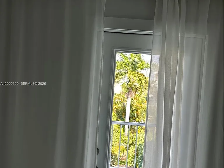 1333 E Hallandale Beach Blvd #423 — Photo 18