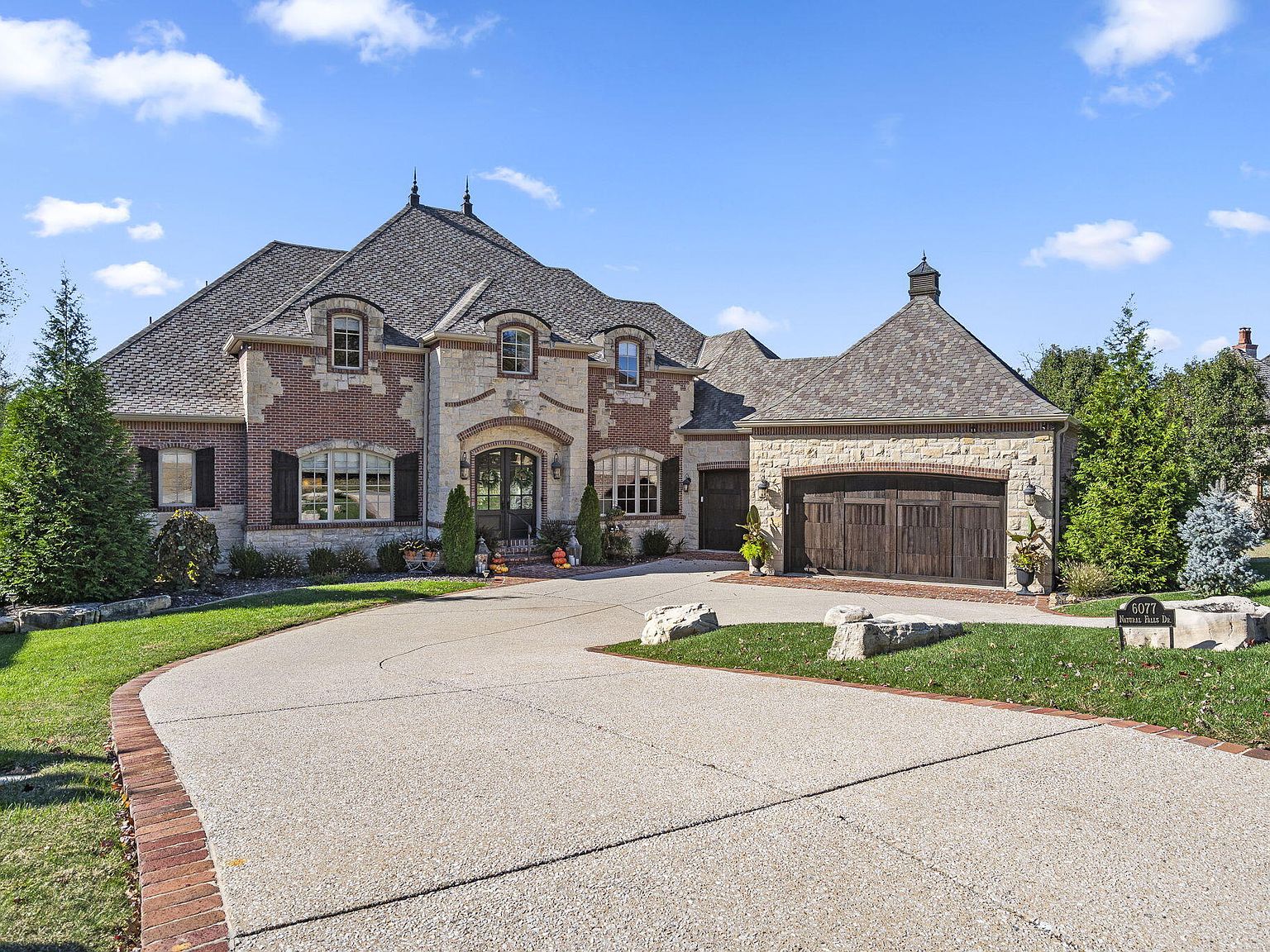 6077 South Natural Falls Drive