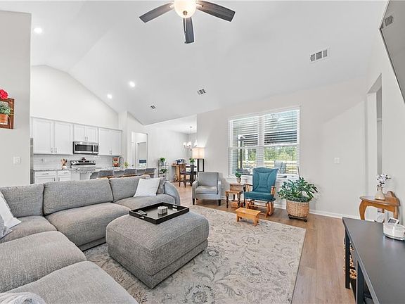 2nd image of 223 Bulkhead Dr