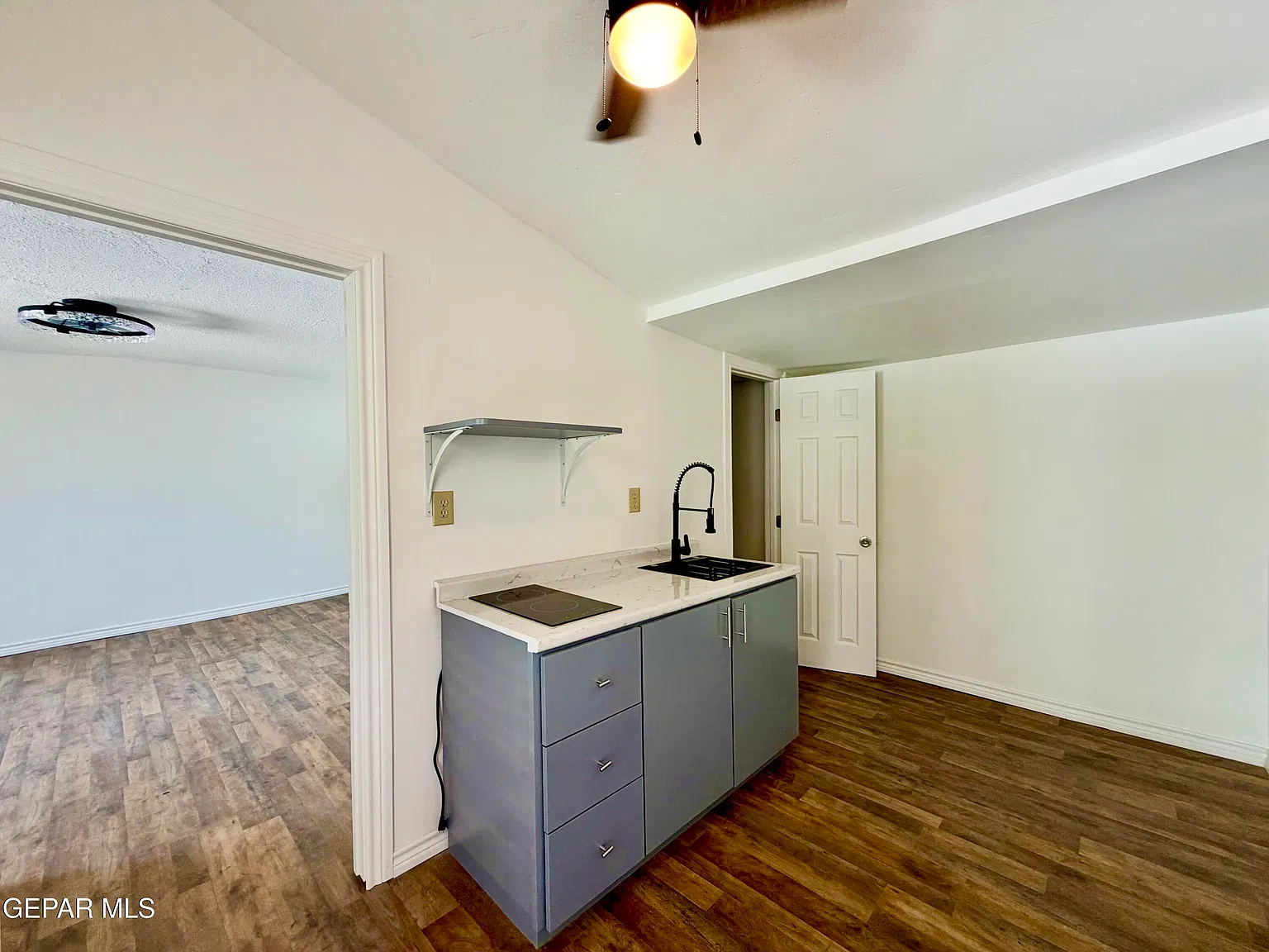 1 bed, 320 sqft, $600 — Photo 3