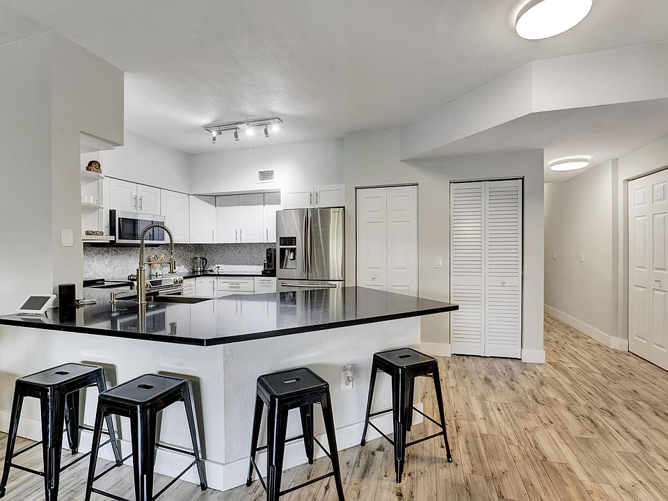 1st image of 210 Crestwood Cir Apt 103
