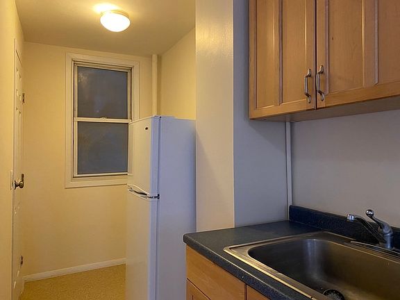 4th image of 93 1st Ave APT 4C