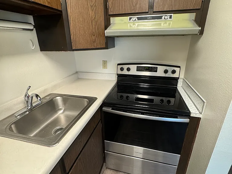 429 N Gilbert St — Photo 9