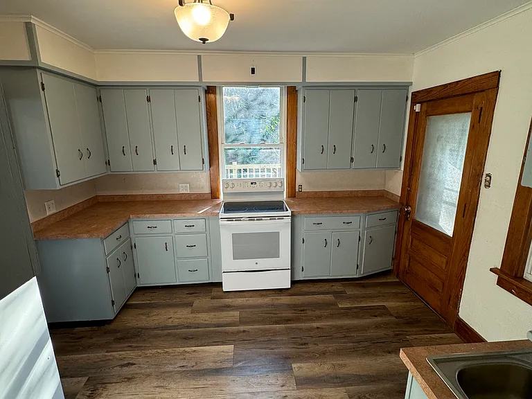 569 Quigley Ln — Photo 1