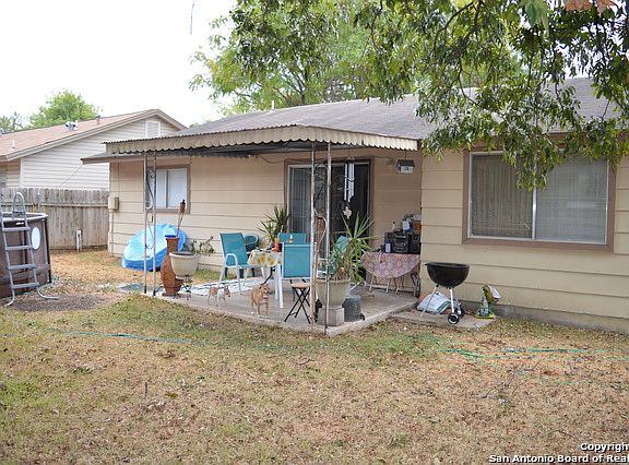 5th image of 7523 Meadow Lawn St
