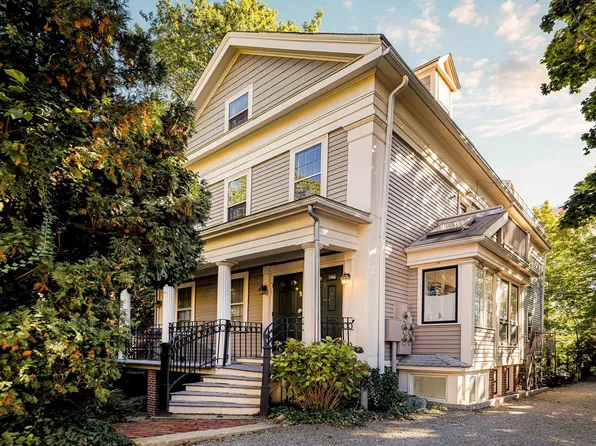 90 Putnam Ave APT 3, Cambridge, MA 02139