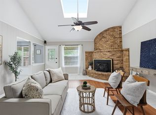 5536 Meadow Oak St, Fort Worth, TX 76180