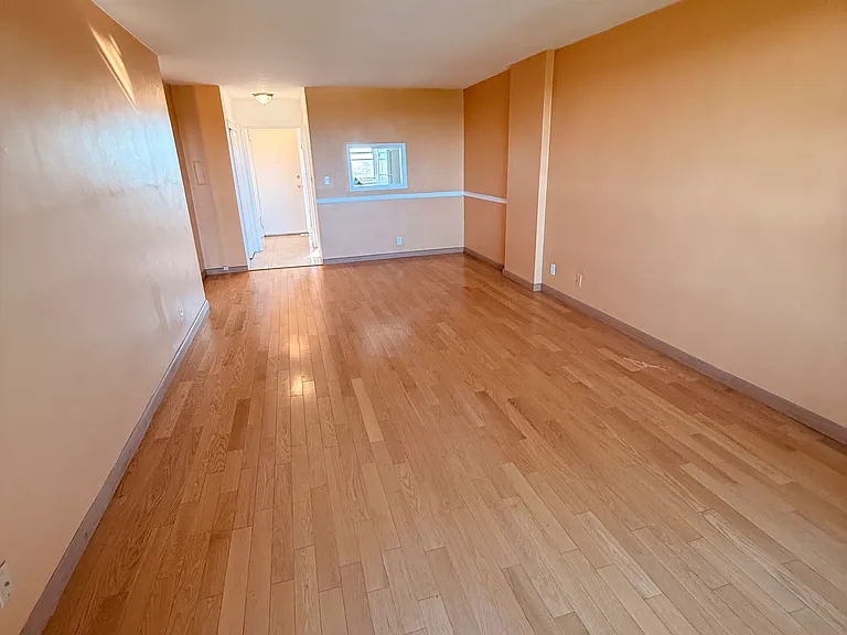 91 Strawberry Hill Ave #924 — Photo 3