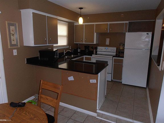 5th image of 35729 Little Mack Ave