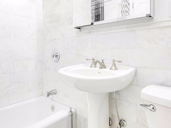 5th image of 109 E 79th St APT 1R