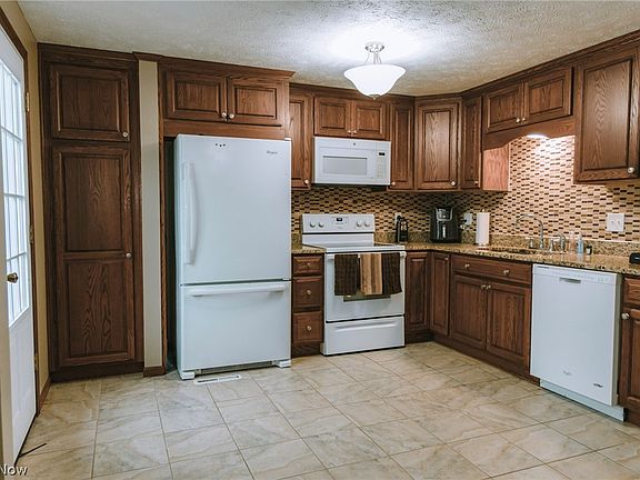 5th image of 7385 S Chestnut Commons Dr