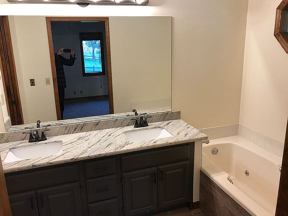 3rd image of 14122 Olive Cir