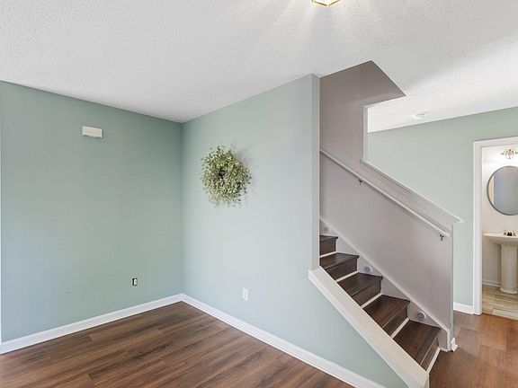 4th image of 5 Waterton Creek Ct
