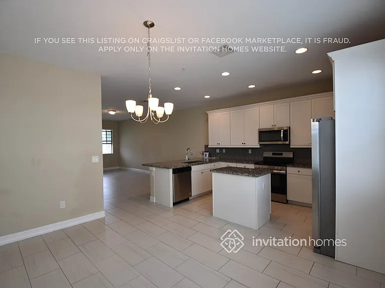 11671 SW 13th Ct — Photo 9