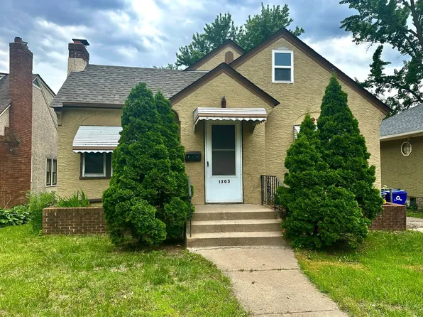 1303 Edgerton St, Saint Paul, MN 55130