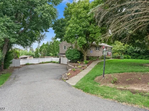 5 Mott Dr, Vernon Twp., NJ 07462