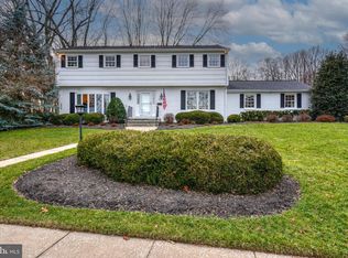 2 Valley Ridge Ct, Lutherville Timonium, MD 21093