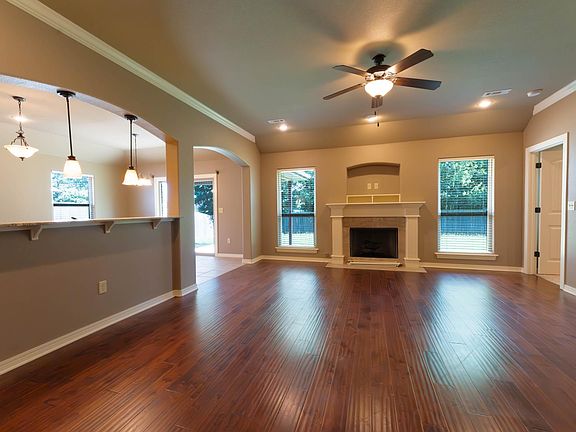 3rd image of 2961 W Miramar Dr
