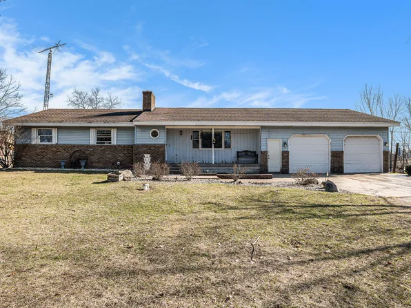 4967 W 80th St, Fremont, MI 49412