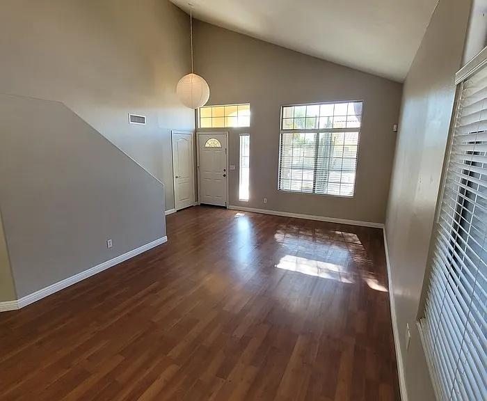 4606 E Meadow Dr — Photo 3