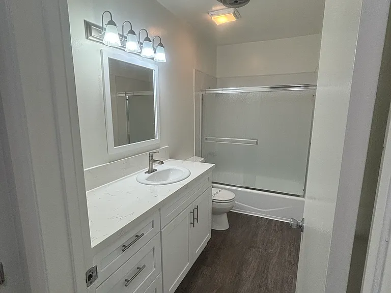 El Cortez Apartments — Photo 24