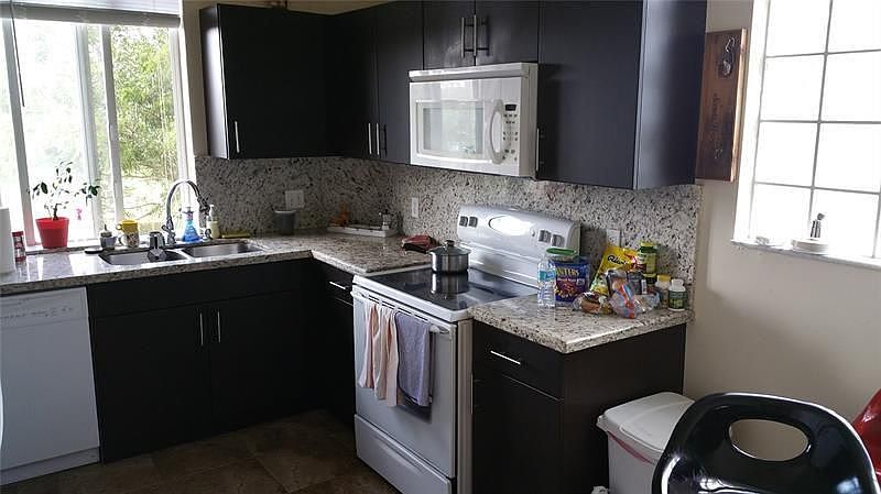 1st image of 6984 SW 39th St APT 206