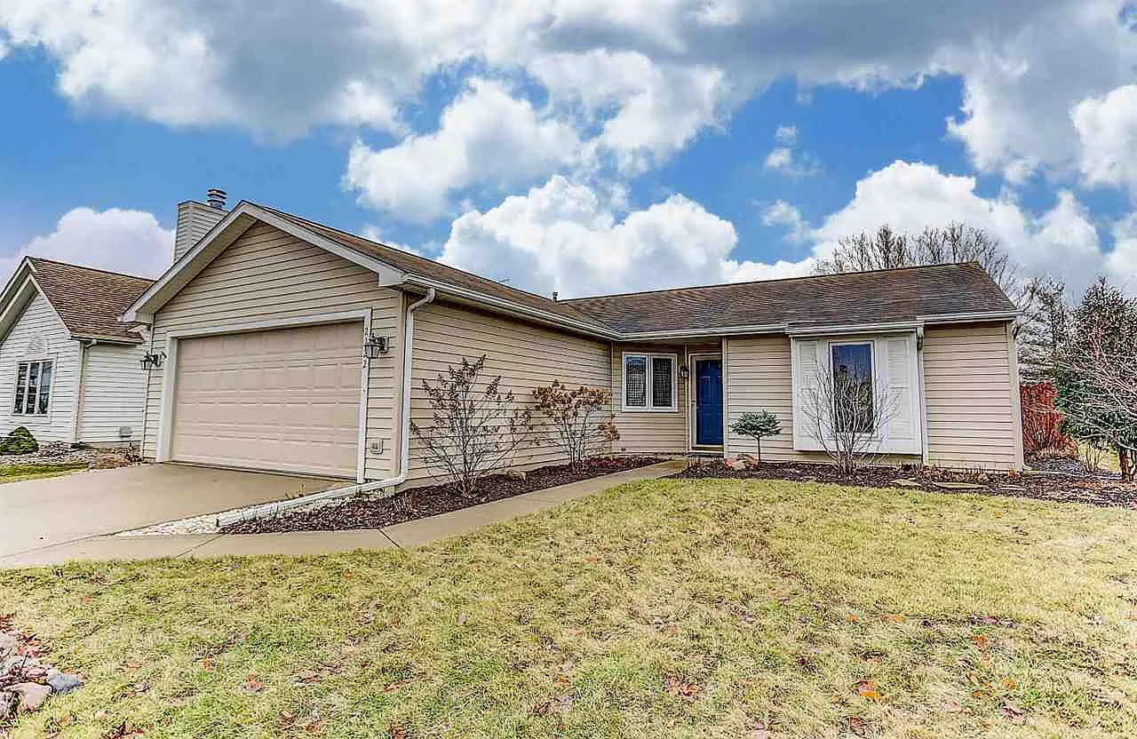 2122 Hacienda Dr photo 1