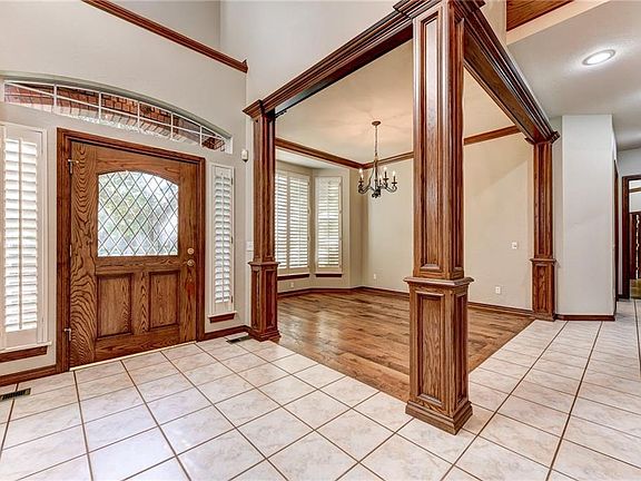 5th image of 10048 Hidden Hollow Ln